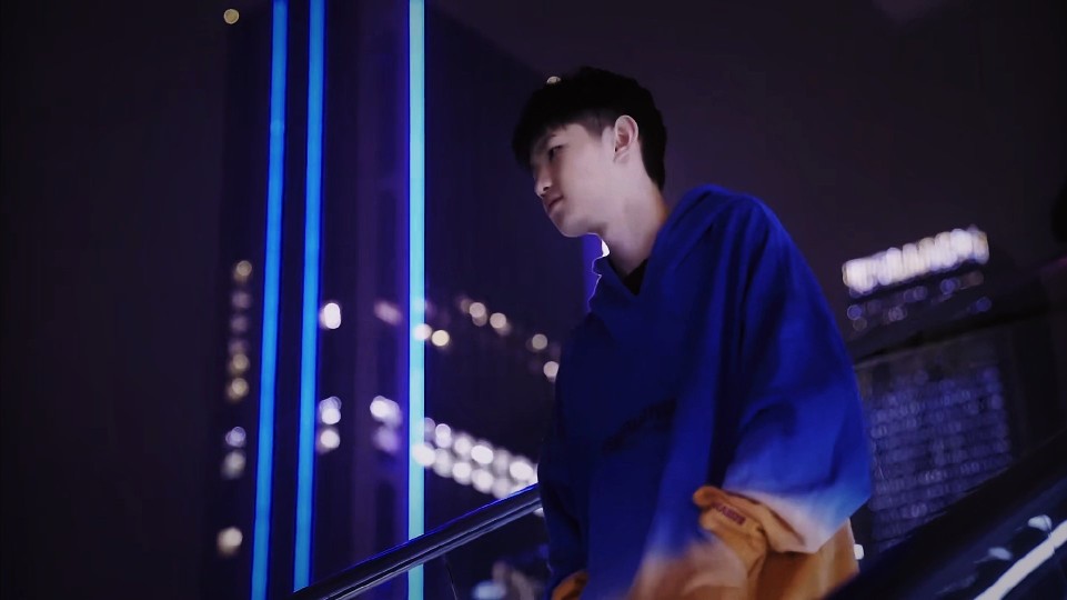 个支持他的